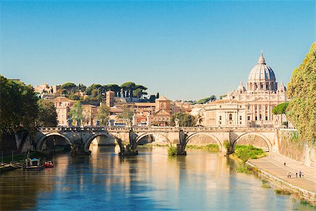 simsearch:400-07677233,k - St. Peter's cathedral over bridge and river in Rome, Italy Stock Photo - Budget Royalty-Free & Subscription, Code: 400-08431291