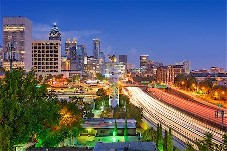 simsearch:862-08091428,k - Atlanta, Georgia, USA downtown skyline over Interstate 85. Foto de stock - Super Valor sin royalties y Suscripción, Código: 400-08431426