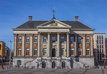 simsearch:400-08432432,k - City hall in the center of Groningen, Holland Fotografie stock - Microstock e Abbonamento, Codice: 400-08431868