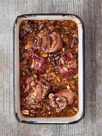 simsearch:400-08433643,k - close up of rustic brazilian feijoada pork with black bean stew Photographie de stock - Aubaine LD & Abonnement, Code: 400-08431988