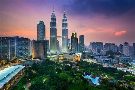 Kuala Lumpur, Malaysia city skyline. Foto de stock - Super Valor sin royalties y Suscripción, Código: 400-08432071