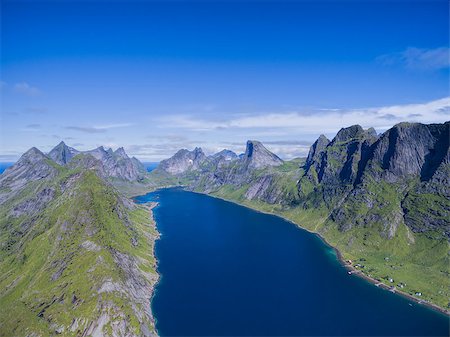 simsearch:400-08428494,k - Breathtaking aerial view of fjord on Lofoten islands in Norway Stockbilder - Microstock & Abonnement, Bildnummer: 400-08432595