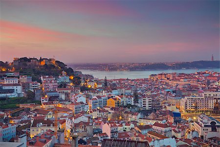 Image of Lisbon, Portugal during dramatic sunrise. Photographie de stock - Aubaine LD & Abonnement, Code: 400-08432717