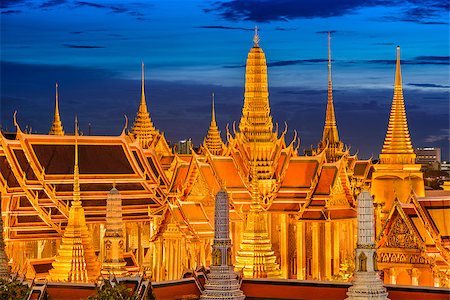 simsearch:400-07254127,k - Bangkok, Thailand at the Temple of the Emerald Buddha and Grand Palace. Photographie de stock - Aubaine LD & Abonnement, Code: 400-08432919