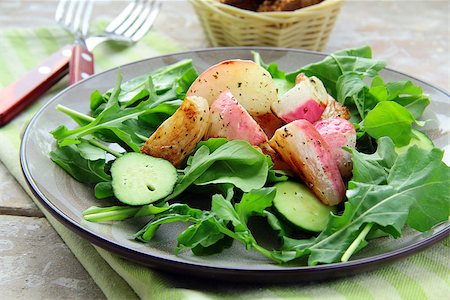 simsearch:400-06485512,k - fresh healthy salad with radish, cucumber and arugula Stock Photo - Budget Royalty-Free & Subscription, Code: 400-08497161