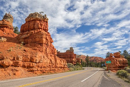 simsearch:400-08507169,k - Road through Red Canyon in Utah, USA Stockbilder - Microstock & Abonnement, Bildnummer: 400-08498013