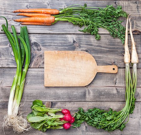simsearch:400-08495123,k - Fresh and organic bio vegetables on a wooden background Stock Photo - Budget Royalty-Free & Subscription, Code: 400-08498209