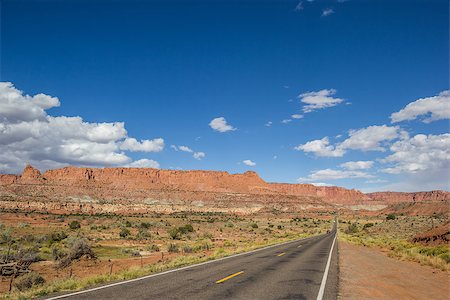 Highway 12 south of Torrey and Capitol Reef in Utah, USA Photographie de stock - Aubaine LD & Abonnement, Code: 400-08504106