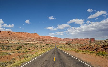 Highway 12 south of Torrey and Capitol Reef in Utah, USA Photographie de stock - Aubaine LD & Abonnement, Code: 400-08504107