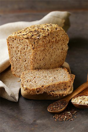 dream79 (artist) - rye wholemeal bread with flax seed and oatmeal Stock Photo - Budget Royalty-Free & Subscription, Code: 400-08504275