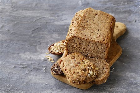 simsearch:400-08504275,k - rye wholemeal bread with flax seed and oatmeal Foto de stock - Super Valor sin royalties y Suscripción, Código: 400-08505206