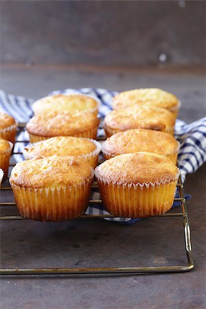 simsearch:400-07034479,k - homemade muffins biscuit in the iron lattice Stock Photo - Budget Royalty-Free & Subscription, Code: 400-08505202