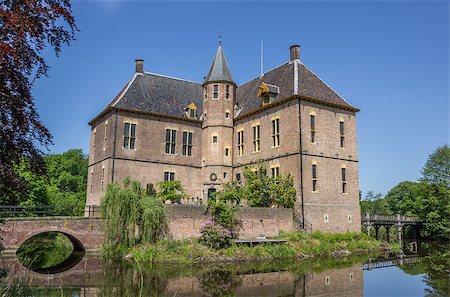 simsearch:400-04747820,k - Castle of Vorden in Gelderland, The Netherlands Photographie de stock - Aubaine LD & Abonnement, Code: 400-08505242