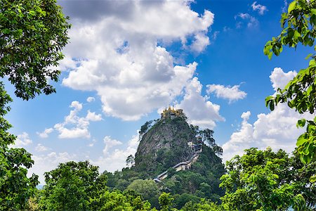 Taung Kalat Monastery on Mt. Popa, Myanmar. Photographie de stock - Aubaine LD & Abonnement, Code: 400-08508329