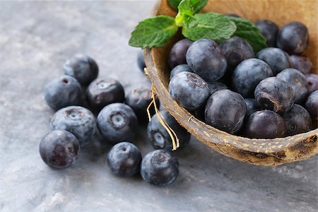 simsearch:400-06698338,k - Natural organic berry ripe and juicy blueberries Stock Photo - Budget Royalty-Free & Subscription, Code: 400-08503681