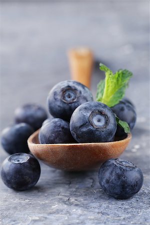 simsearch:400-06698338,k - Natural organic berry ripe and juicy blueberries Stock Photo - Budget Royalty-Free & Subscription, Code: 400-08503682