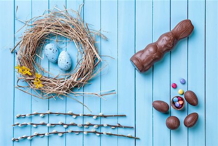 simsearch:400-07921731,k - Traditional Easter eggs on a wooden background Stock Photo - Budget Royalty-Free & Subscription, Code: 400-08528639