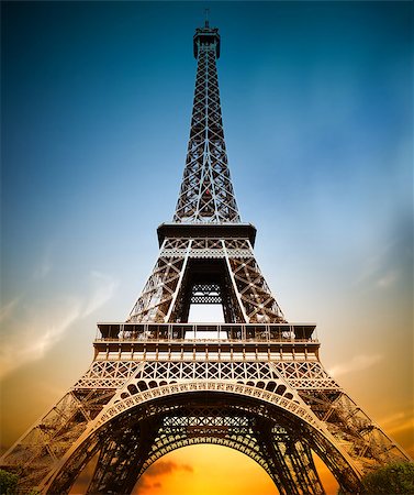 Wonderful view of Eiffel Tower in Paris Photographie de stock - Aubaine LD & Abonnement, Code: 400-08528842