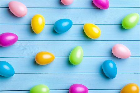 simsearch:400-07921731,k - Traditional Easter eggs on a wooden background Stock Photo - Budget Royalty-Free & Subscription, Code: 400-08529339