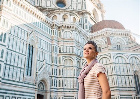 simsearch:400-08020855,k - An amble around awe-inspiring Duomo in Florence, Italy. Young woman tourist sightseeing in Florence Stockbilder - Microstock & Abonnement, Bildnummer: 400-08533566