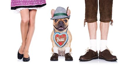 simsearch:628-05817221,k - french bulldog  dog with  gingerbread heart and bavarian couple of family owners , isolated on white background Foto de stock - Super Valor sin royalties y Suscripción, Código: 400-08555923