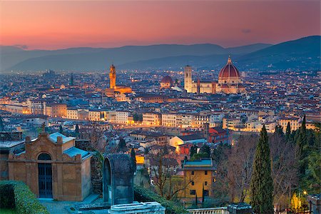 simsearch:400-08256817,k - Image of Florence, Italy during twilight blue hour. Foto de stock - Super Valor sin royalties y Suscripción, Código: 400-08552496