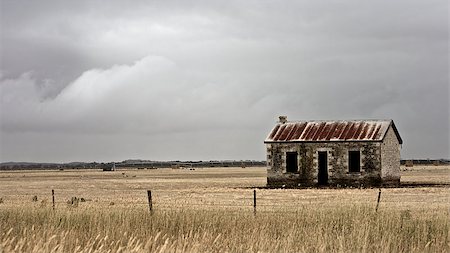 Abandoned Farm House in rural country side in Australia Stock Photo - Budget Royalty-Free & Subscription, Code: 400-08574190