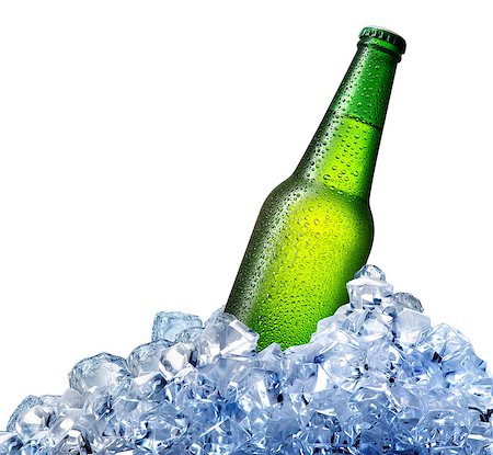simsearch:400-05260769,k - Green beer bottle in ice isolated on white Foto de stock - Royalty-Free Super Valor e Assinatura, Número: 400-08575326