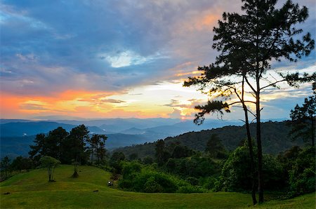 simsearch:400-04835760,k - Sunset over high mountain range at viewpoint in Huai Nam Dang national park in Chiang Mai and Mae Hong Son of Thailand Foto de stock - Super Valor sin royalties y Suscripción, Código: 400-08572521