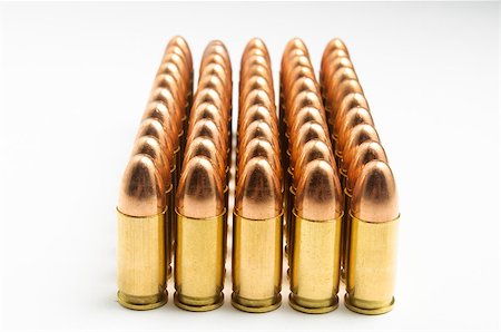 9mm bullets in a row Foto de stock - Super Valor sin royalties y Suscripción, Código: 400-08572727