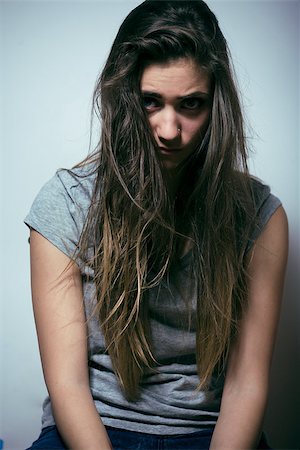 simsearch:649-05521916,k - problem depressioned sad teenage with messed hair and sad face, real junky close up Stock Photo - Budget Royalty-Free & Subscription, Code: 400-08614506