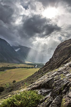 simsearch:400-07676808,k - Rays of light. Low clouds on the way to Mushroom rocks, Altai Republic, Russia. Foto de stock - Super Valor sin royalties y Suscripción, Código: 400-08616646