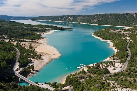 Picturesque view to Sainte Croix lake at the end of Verdon river in Provence. Fotografie stock - Microstock e Abbonamento, Codice: 400-08625688