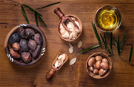 essaouira - Composition of argan fruits, seeds, oil, cream and soap fot skin care Stock Photo - Budget Royalty-Free & Subscription, Code: 400-08669753