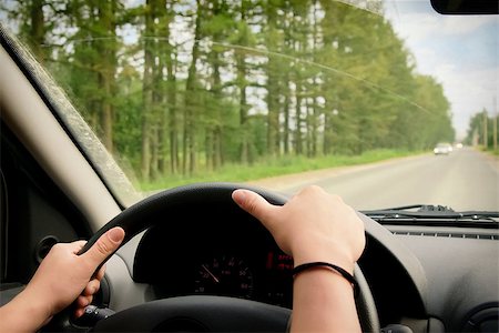 Woman driving, view inside a car on a road Foto de stock - Royalty-Free Super Valor e Assinatura, Número: 400-08678983