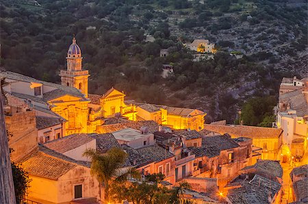 sicily ragusa - Sicily, Italy: Ragusa Ibla in the evening Stock Photo - Budget Royalty-Free & Subscription, Code: 400-08671722