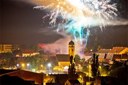 simsearch:400-06919640,k - Town of Krizevci fireworks evening view, Prigorje, Croatia Foto de stock - Royalty-Free Super Valor e Assinatura, Número: 400-08672694