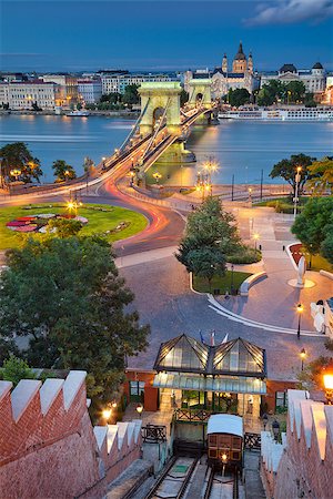 simsearch:400-08253455,k - Image of Budapest, capital city of Hungary, during twilight blue hour. Foto de stock - Super Valor sin royalties y Suscripción, Código: 400-08694850