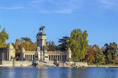 retiro - The Monument to King Alfonso XII is located in Buen Retiro Park, Madrid, Spain. Fotografie stock - Microstock e Abbonamento, Codice: 400-08695935