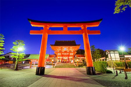 simsearch:400-07419172,k - Fushimi Inari Shrine in Kyoto, Japan. Foto de stock - Royalty-Free Super Valor e Assinatura, Número: 400-08696121