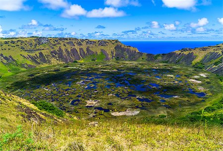 south crater - The crater of Rano Kau at Easter Island and The Pacific Ocean Stock Photo - Budget Royalty-Free & Subscription, Code: 400-08696331