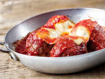 simsearch:400-09096113,k - close up of                     traditional classic italian meatball in tomato sauce Photographie de stock - Aubaine LD & Abonnement, Code: 400-08696453