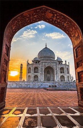 sun rise in agra - Sunrise at Taj Mahal in Agra, India Stock Photo - Budget Royalty-Free & Subscription, Code: 400-08696636