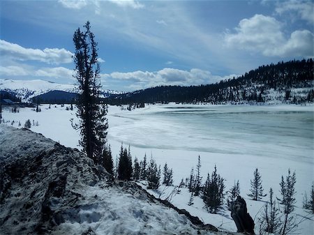 russia frozen lake - Frozen lake in the mountains Stock Photo - Budget Royalty-Free & Subscription, Code: 400-08693035