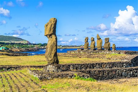 simsearch:400-05134033,k - Ahu Tahai and Ahu Vai Uri in Tahat Archeological Complex, Easter Island, Chile Stock Photo - Budget Royalty-Free & Subscription, Code: 400-08693408