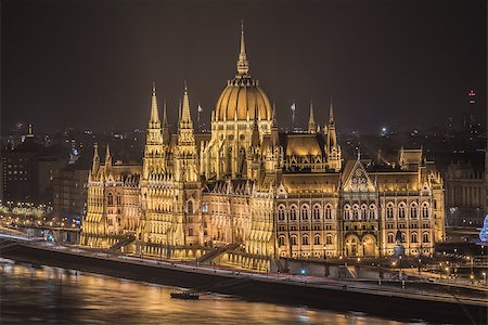 simsearch:400-06330815,k - Illuminated Hungarian Parliament Building in Budapest, Hungary at Night Stock Photo - Budget Royalty-Free & Subscription, Code: 400-08693963