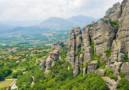 simsearch:400-06696238,k - view of the ancient Greek monasteries located in the mountains Fotografie stock - Microstock e Abbonamento, Codice: 400-08705921