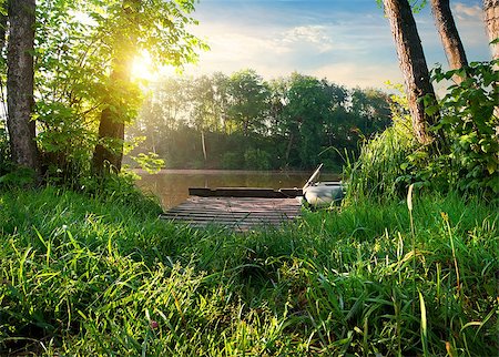 simsearch:400-07501738,k - Small fishing pier on a river at sunrise Photographie de stock - Aubaine LD & Abonnement, Code: 400-08706670