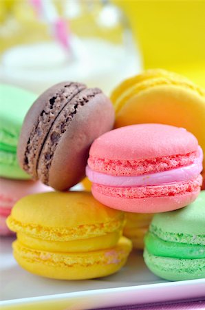 simsearch:400-06564979,k - French colorful macarons on plate Stock Photo - Budget Royalty-Free & Subscription, Code: 400-08731097