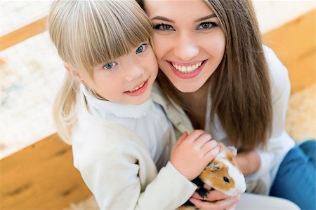 Smiling mom and daughter in zoo Photographie de stock - Aubaine LD & Abonnement, Code: 400-08731173